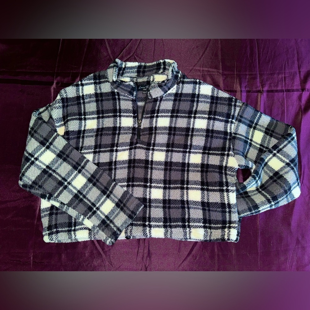 Love Three Sherpa, plaid print, cropped pullover